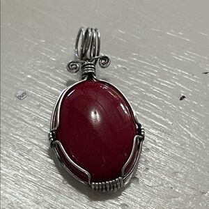 Vintage Sterling Silver wire Oval Pendant with Oval Red Stone/agate